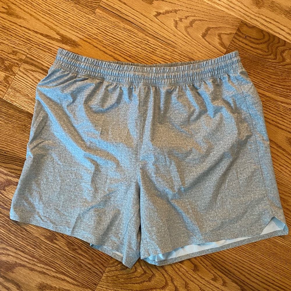 Men’s running shorts (GREAT condition)